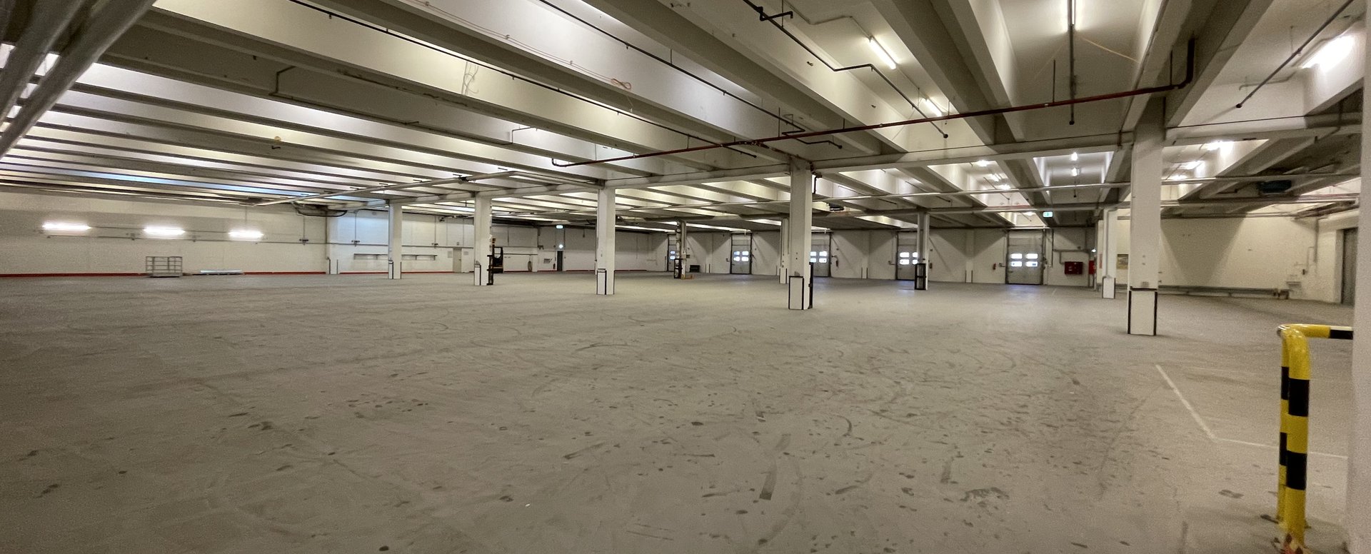 Lagerhalle auf Rampe nahe A24