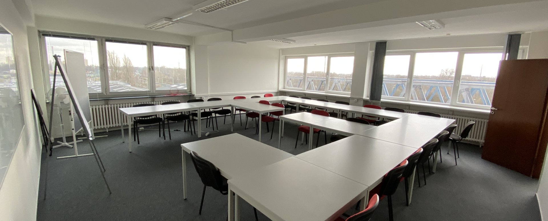 Lichtdurchflutende, renovierte Büros in Rothenburgsort